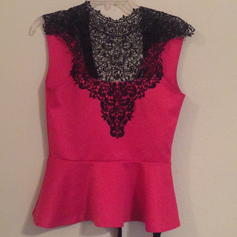 A cute pink net shirt